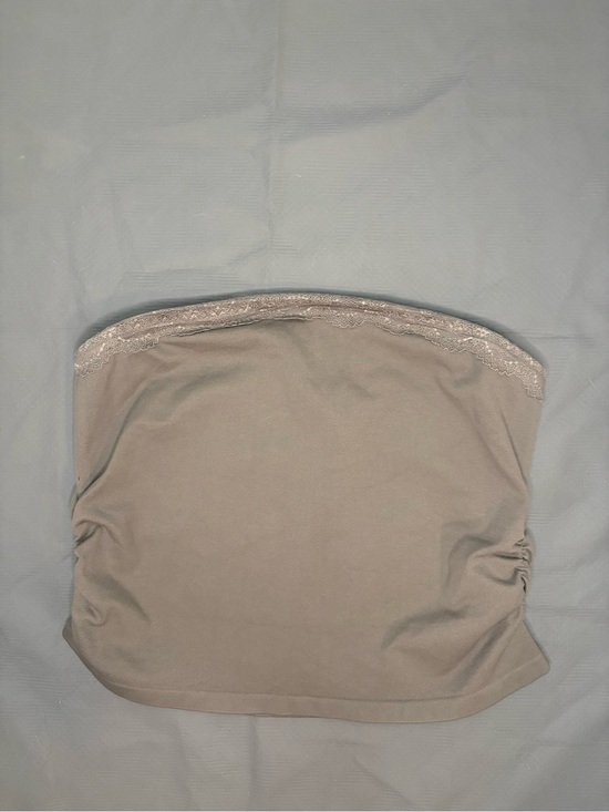 OQQ Tops - NWOT - OQQ Seamless Lace-Trim Strapless Cropped Tube Top - Taupe - XL